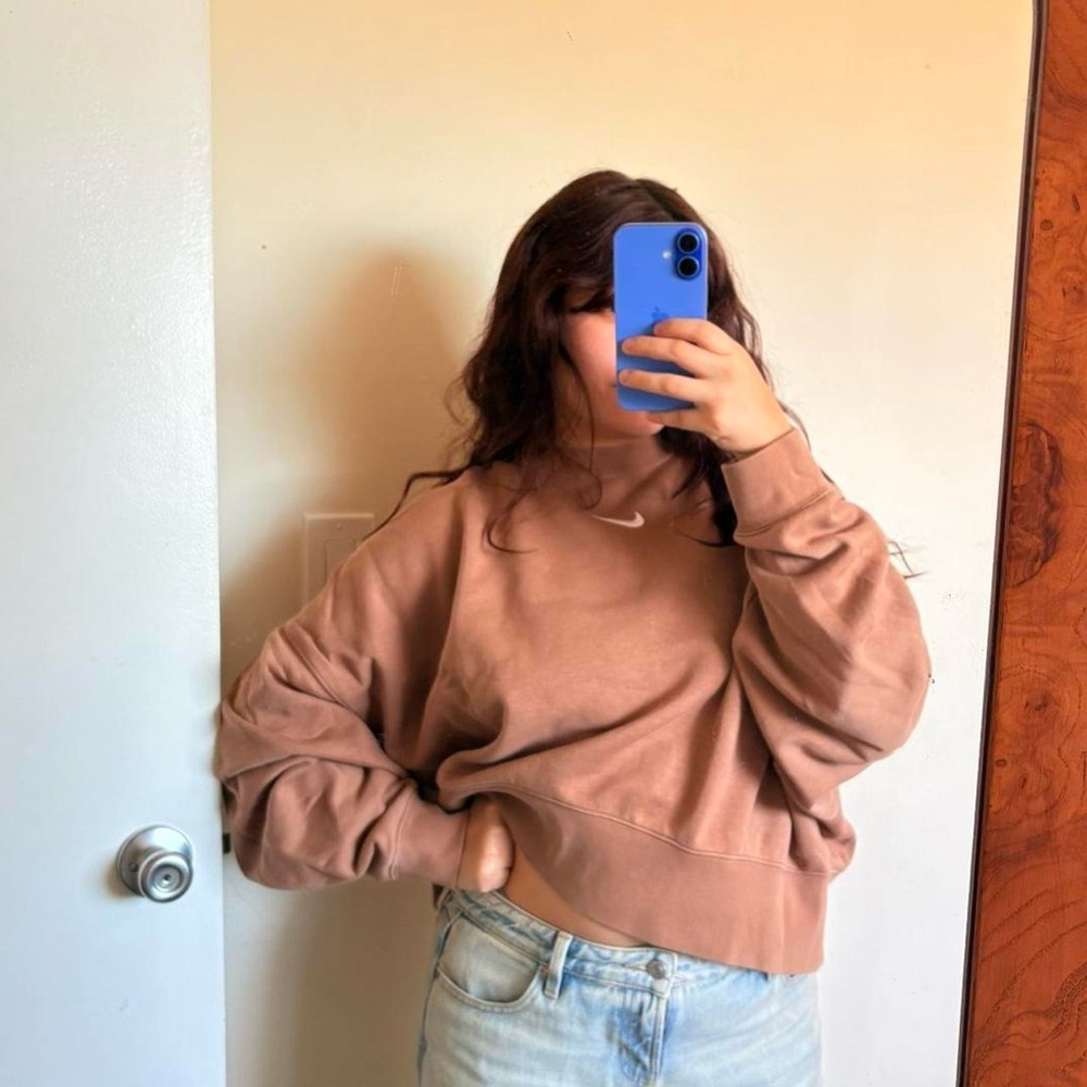 brown nike sweatshirt - oversize - medium